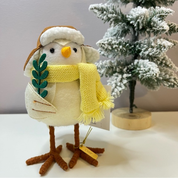Target Wondershop Featherly Friends NWT Chip - Picture 1 of 5